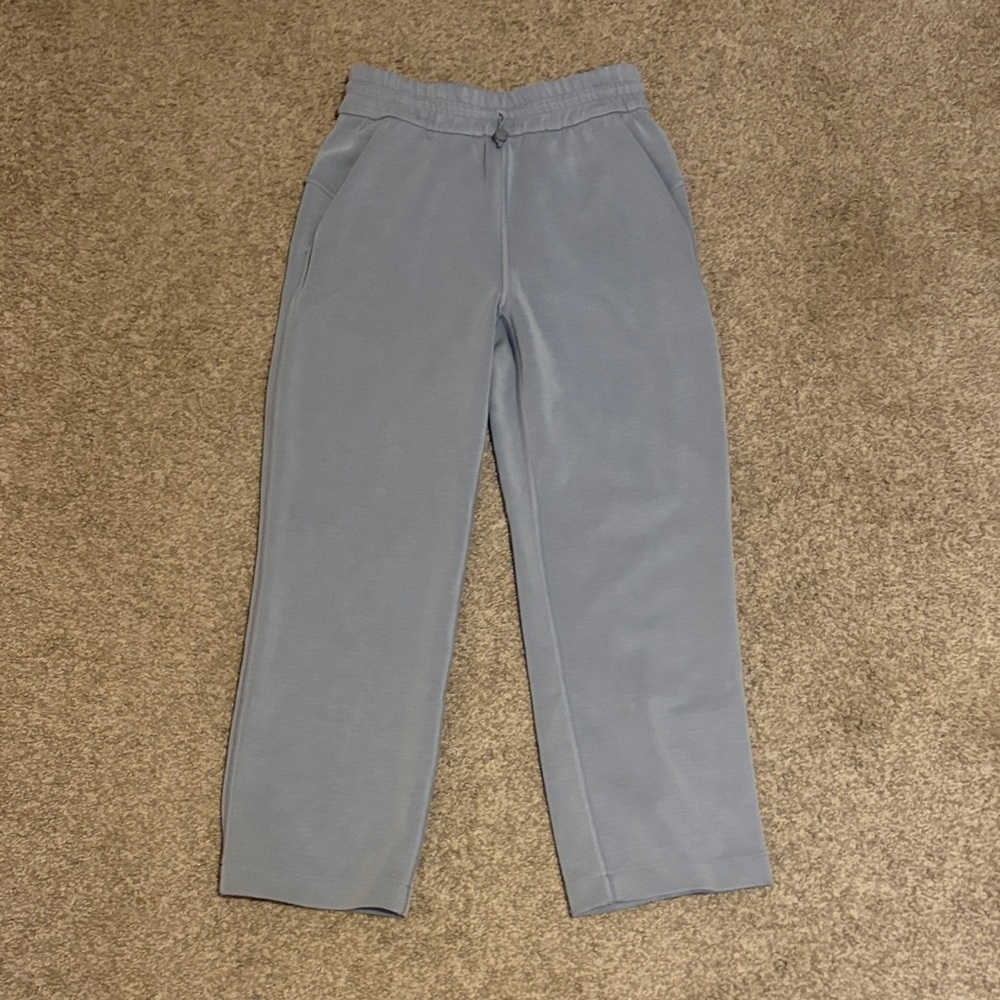 Lululemon high rise softstream strait leg cropped pant
